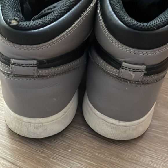 Air Jordan’s black and grey - Picture 5 of 5